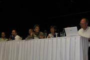 Blick auf das Podium (von links nach rechts: Michael Herrlich, Stefan Paul, Ralf Klink, Bernd Petri, Maria Eiden-Steinhoff, verdeckt:Burkardt Lusky, Armin Hanus)